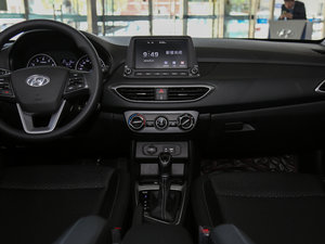2017款1.6L 自动悦值型 中控台