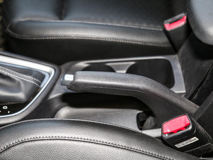 2017款1.6L 自动悦心型 驻车制动器