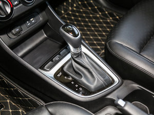 2017款1.6L 自动悦心型 换挡杆