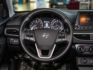 2017款1.6L 自动悦心型 方向盘