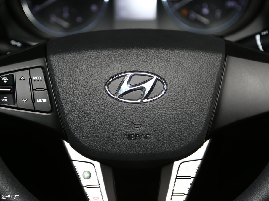 2017D 1.6T Ԅ(dng)GLS (gu)V