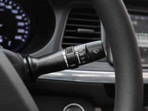 2017款1.8L 自动智能型GLS 国V 中控区