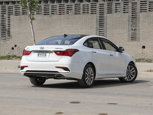 2017款1.8L 自动尊贵型DLX 国V 整体外观