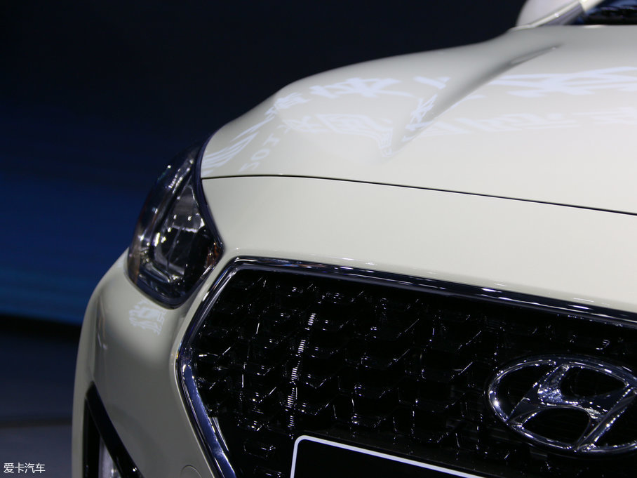 2017����{ 1.4L �քӟ��°� ��V