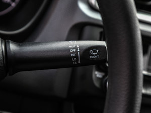 2017款1.4L 手动焕彩天窗版 国V 中控区