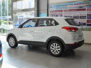 2017款1.6L 手动时尚型 正侧（左）
