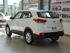 2017款1.6L 手动时尚型 左后45度
