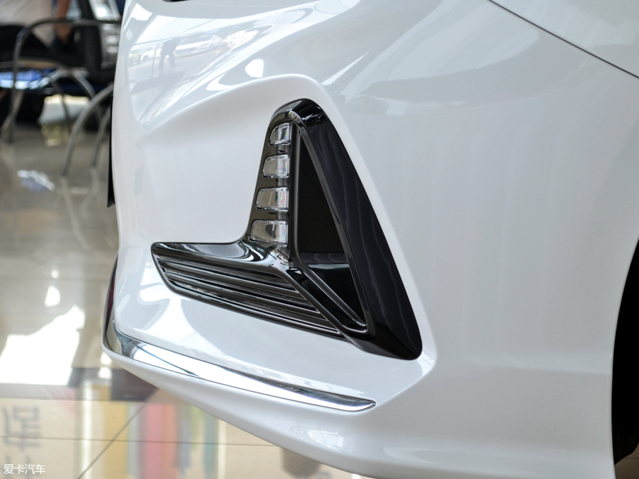 2018{늻 2.0L Ԅ V