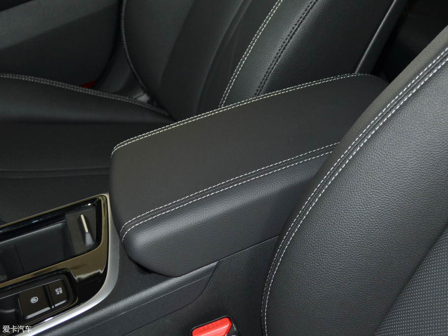 2018{늻 2.0L Ԅ V