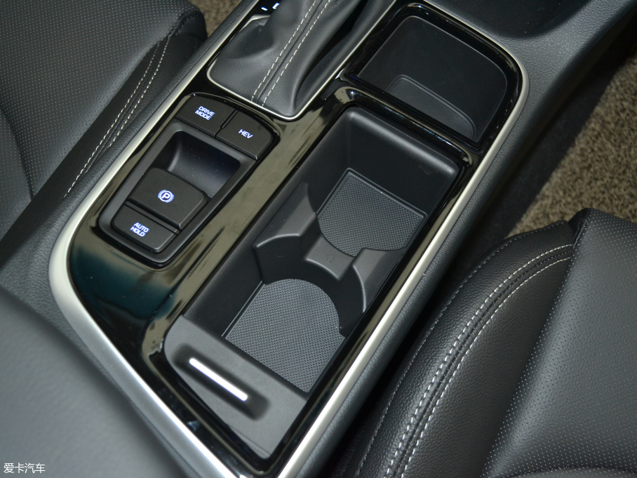 2018{늻 2.0L Ԅ V