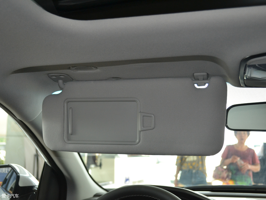 2018{늻 2.0L Ԅ V