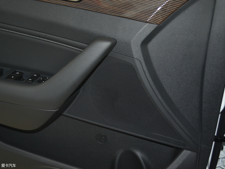 2018{늻 2.0L Ԅ V