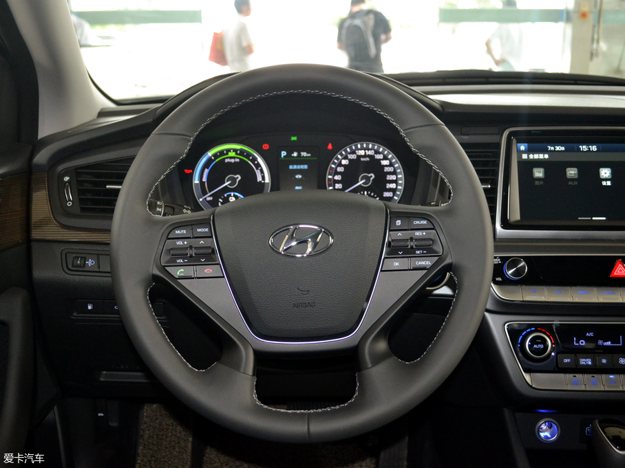 2018{늻 2.0L Ԅ V