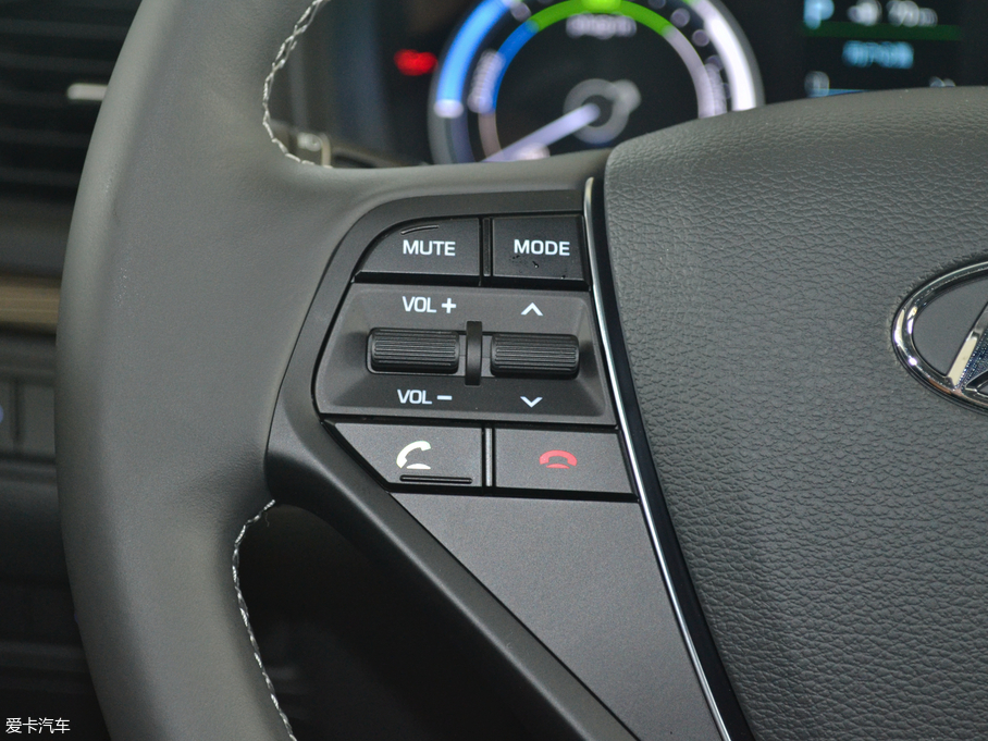 2018{늻 2.0L Ԅ V