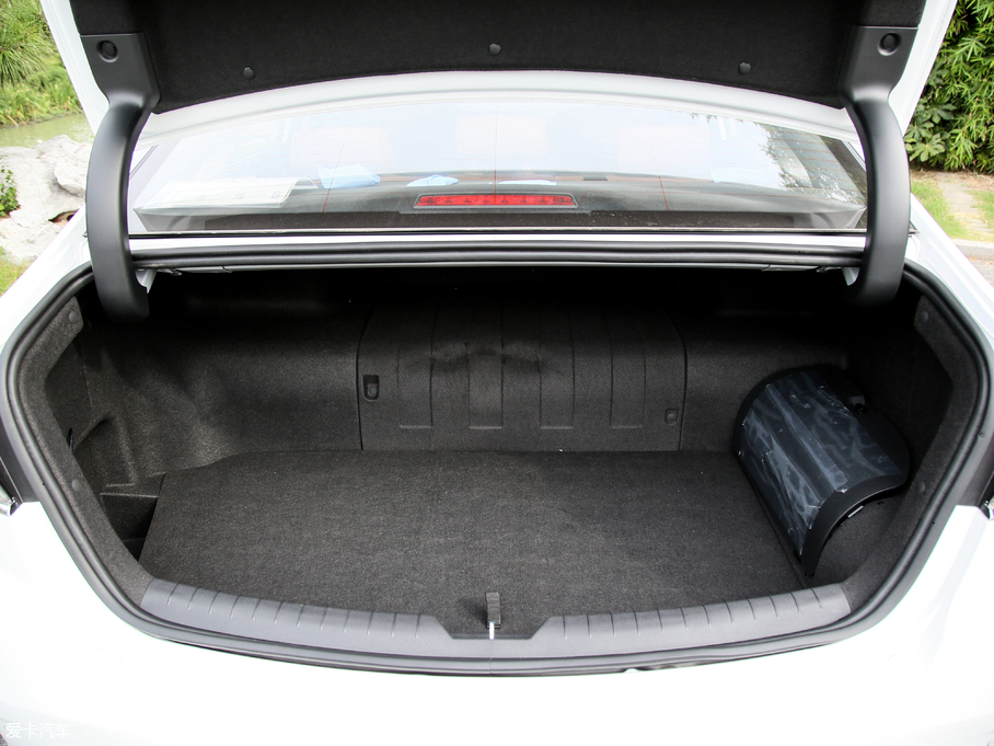 北京現代2018款索納塔混動