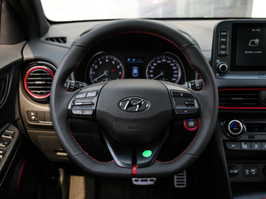2018款1.6T 致跑版 方向盘