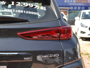 2018款1.6T 致跑版 尾灯