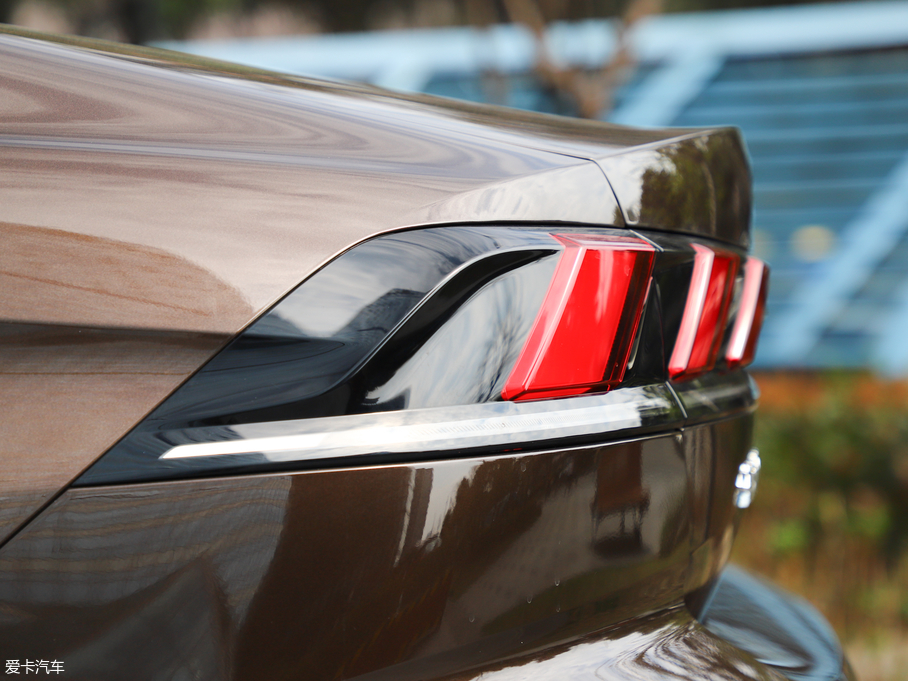 2019508L 400THP PureTech {ذ VI