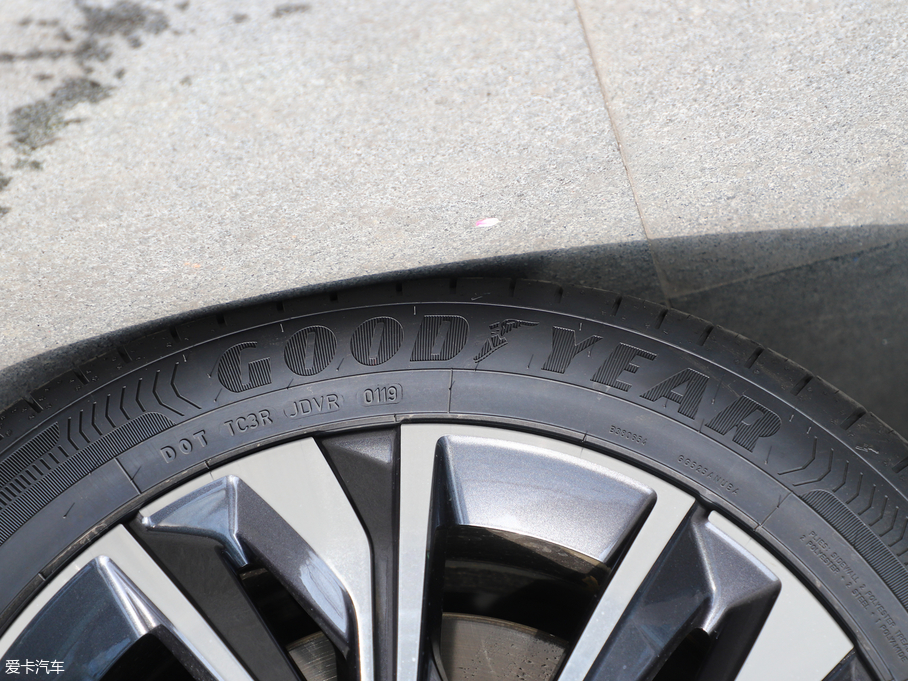 2019508L 400THP PureTech {ذ VI