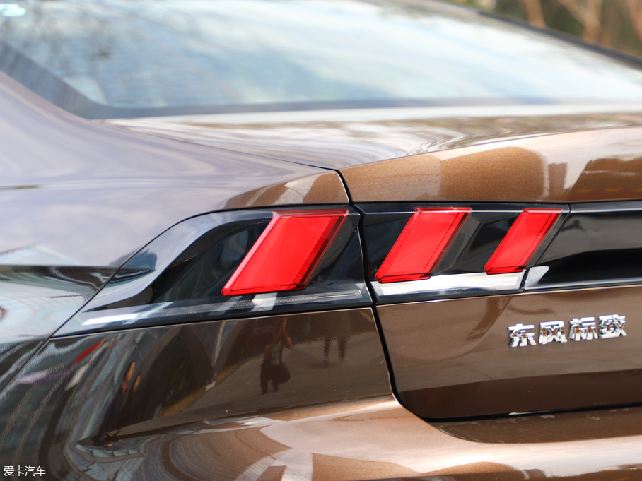 2019508L 400THP PureTech {ذ VI