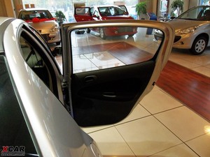 2009款1.4L 手动驭乐版 空间座椅