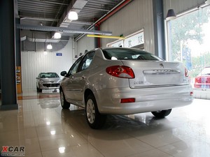 2009款1.6L 手动品乐版 整体外观