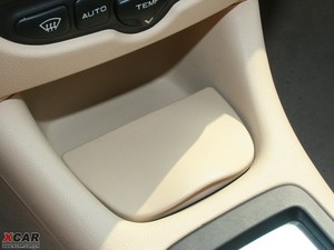 2009款1.6L 自动享乐版 空间座椅