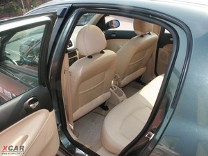 2009款1.6L 自动享乐版 空间座椅