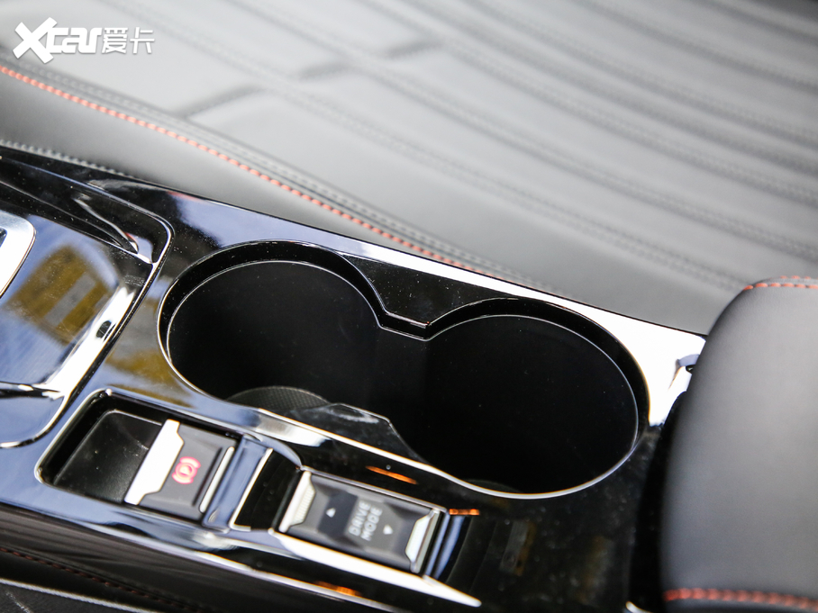 2020�����2008 230THP �J�а�