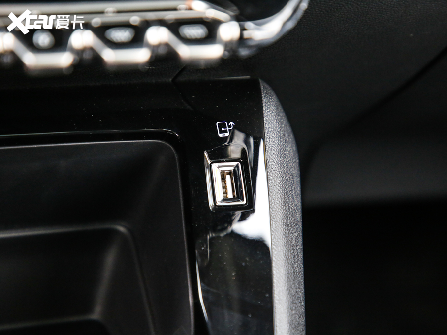 2020�����2008 230THP �J�а�