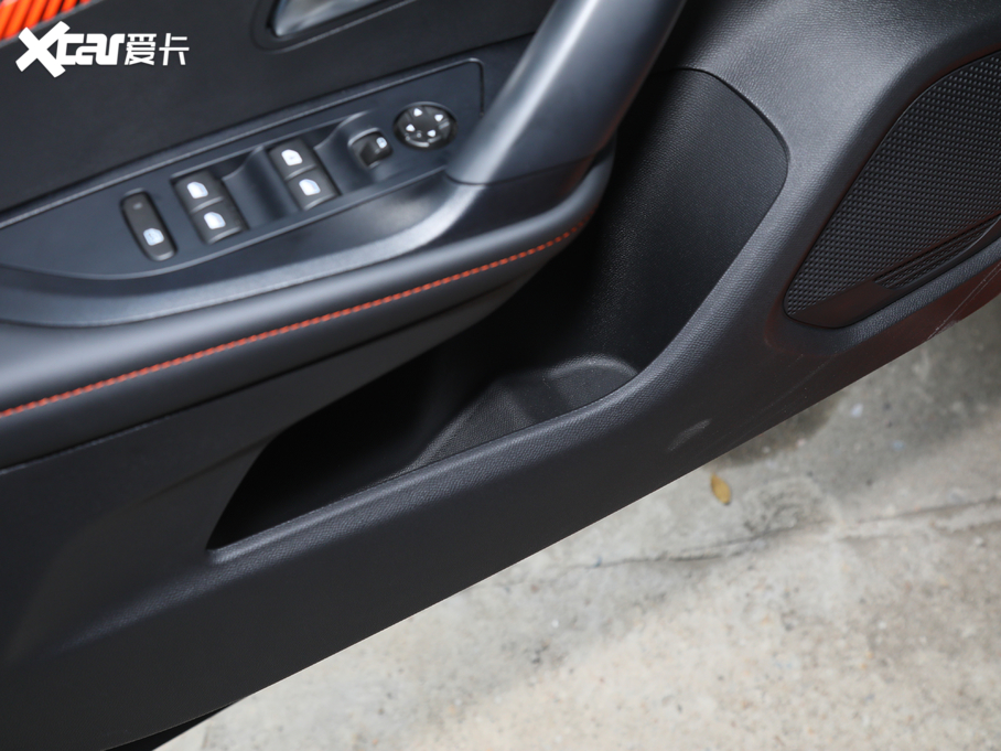 2020�����2008 230THP �L���촰��