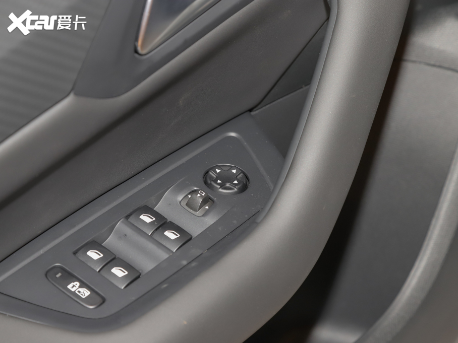 2022508L 400THP PureTech SӰ