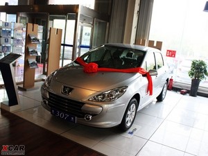 2010款2.0L 自动运动版 整体外观