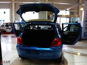 2010款1.6L 自动舒适版 整体外观