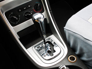 2010款1.6L 自动舒适版 换挡杆