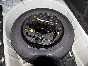 2010款1.6L 自动舒适版 备胎