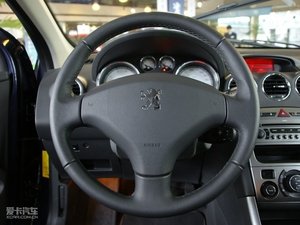 2010款2.0L 自动豪华版 方向盘