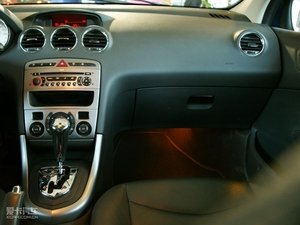 2010款2.0L 自动豪华版 中控区