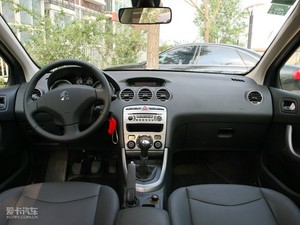 2010款2.0L 手动豪华版 内饰全景