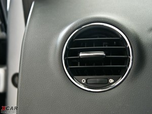 2010款2.0L 自动尊贵版 中控区
