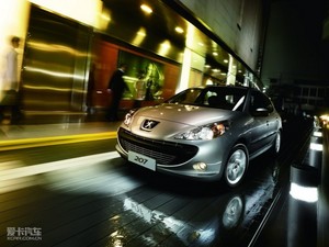 2010款1.6L 手动品乐版 整体外观