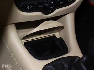 2010款1.4L 手动品乐版 空间座椅