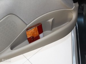 2010款1.4L 手动品乐版 空间座椅