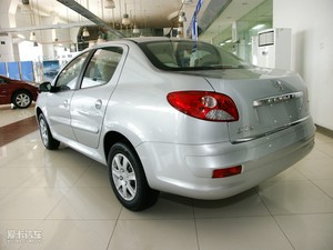 2010款1.4L 手动驭乐版 左后45度