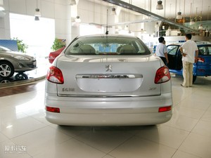 2010款1.4L 手动驭乐版 正后	