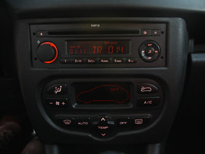2010款1.6L 自动品乐版 音响调节