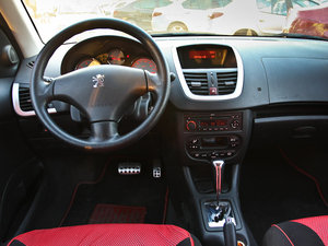 2010款1.6L 自动品乐版 中控区
