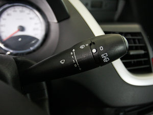 2011款1.4L 手动驭乐版 中控区