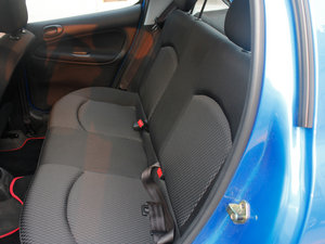2011款1.6L 手动驭乐版 后排座椅