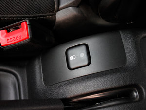 2011款1.6L 手动驭乐版 中控区